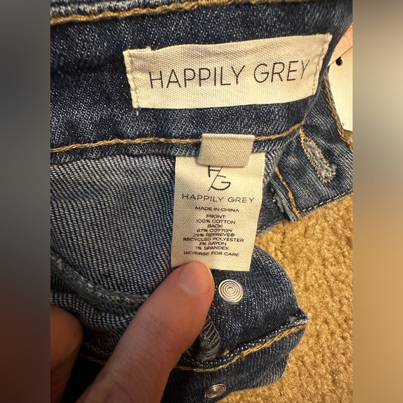 NWT Happily Grey Super High Rise Jean Shorts - Picture 8 of 8